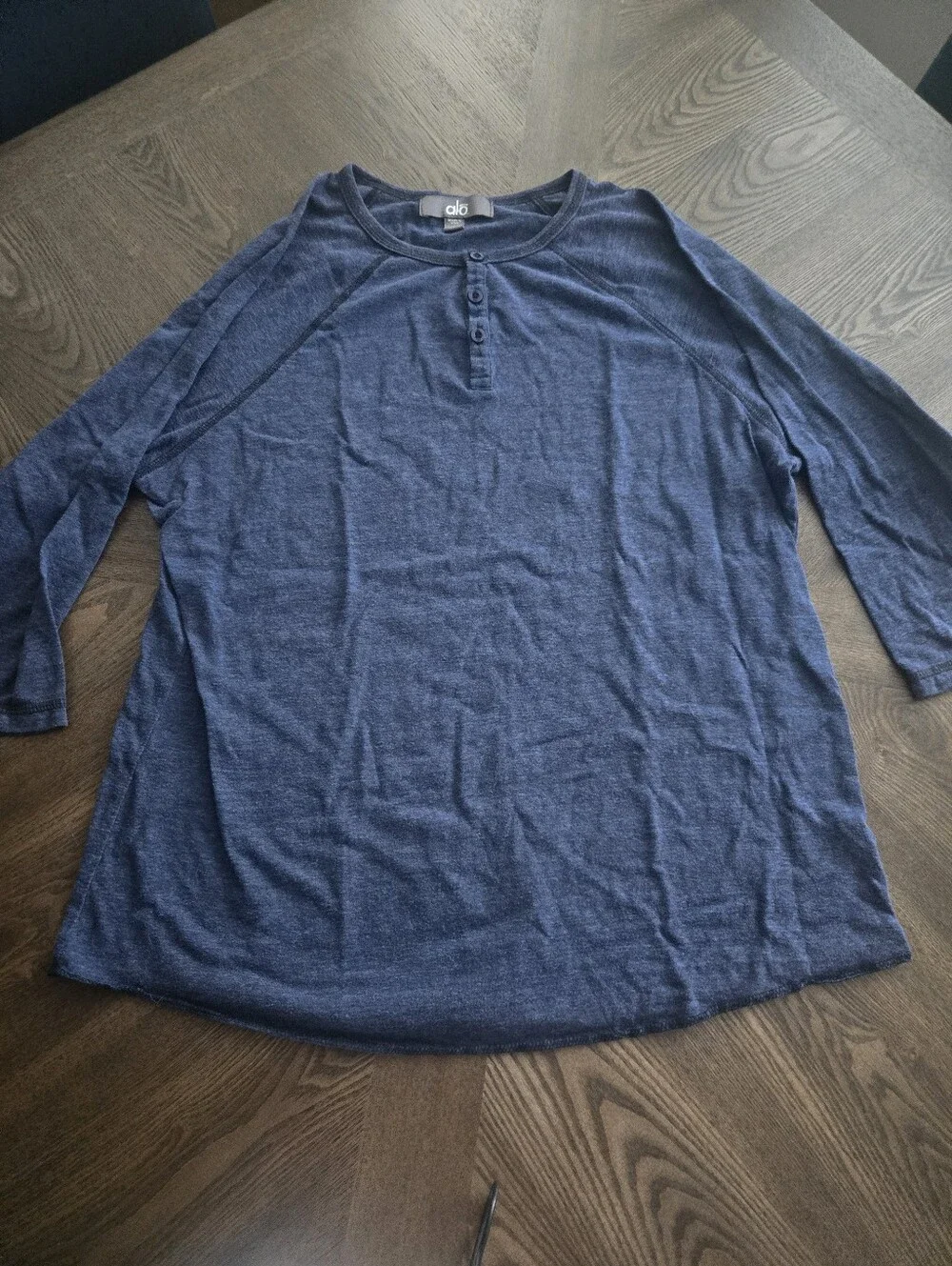 Alo Yoga original Henley 3/4 Sleeve Shirt sz M/L
